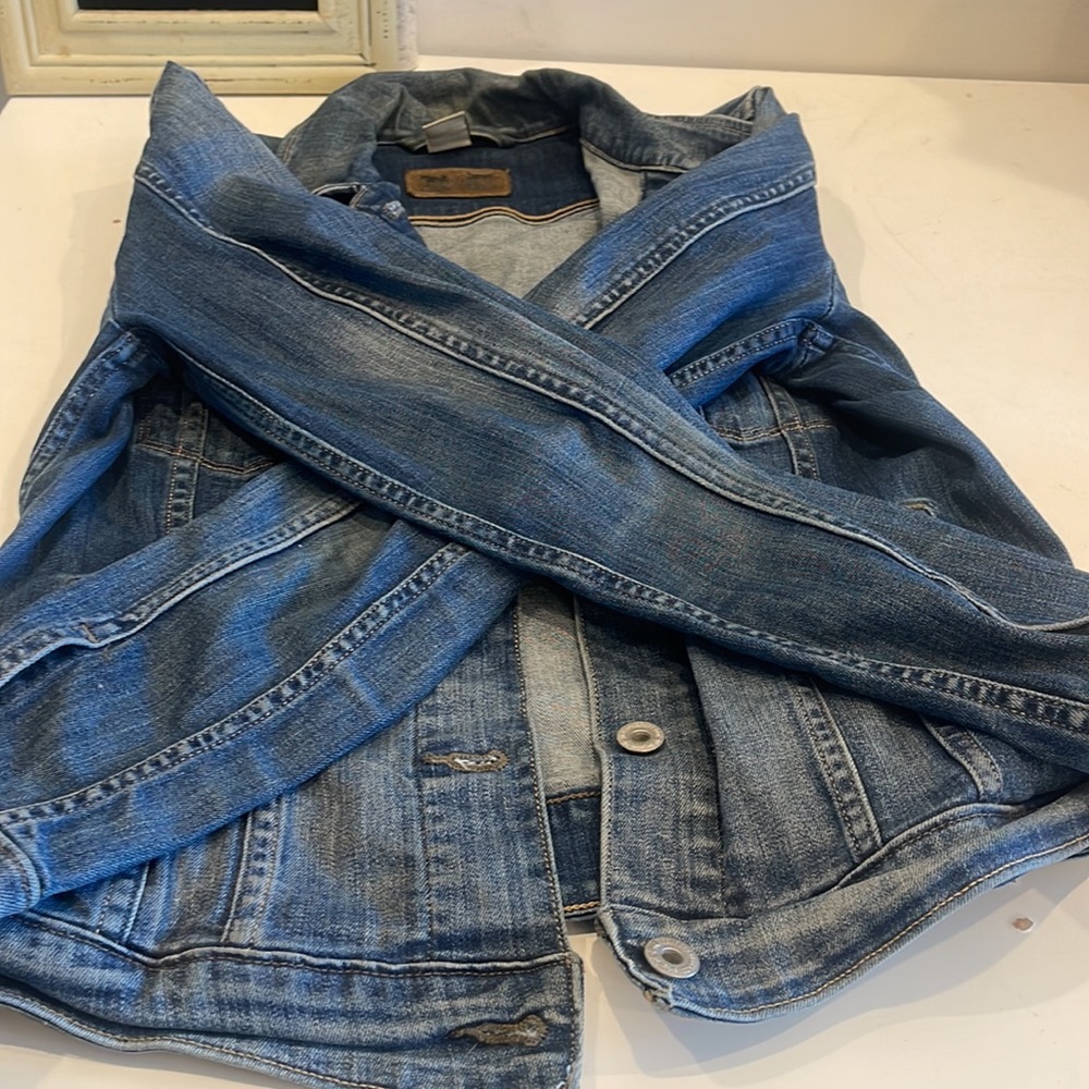 Levis Jean Jacket - Picture 2 of 3